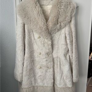 Luxurious Cream Teddy Jacket for Women